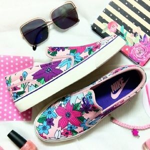 Nike Tiki slip print Alhoa women's slip on